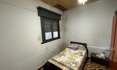 Casa 3 ambientes con cochera y patio  - Wilde