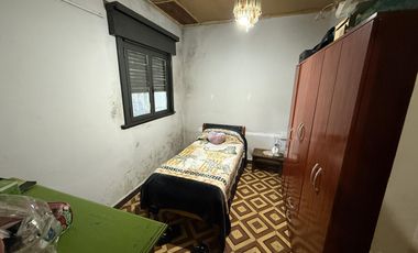 Casa 3 ambientes con cochera y patio  - Wilde