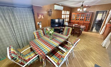 VENTA - CASA DE 5 DORMITORIOS CON QUINCHO, DEPARTAMENTO Y PILETA EN EL CENTRO DE FUNES