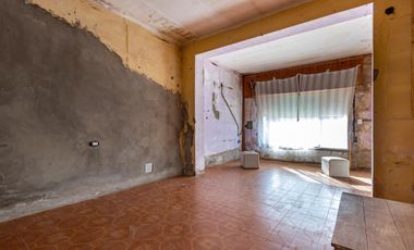 CASA 3 DORMITORIOS EN VENTA ROLDAN CENTRO CON JARDIN ACEPTA PERMUTA
