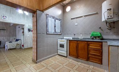 CASA 3 DORMITORIOS EN VENTA ROLDAN CENTRO CON JARDIN ACEPTA PERMUTA