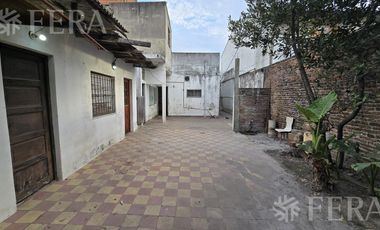 Venta casa 4 ambientes con cochera en Wilde