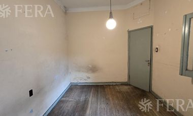 Venta casa 4 ambientes con cochera en Wilde