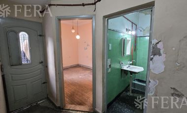 Venta casa 4 ambientes con cochera en Wilde