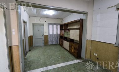 Venta casa 4 ambientes con cochera en Wilde