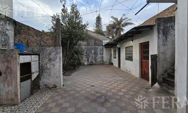 Venta casa 4 ambientes con cochera en Wilde