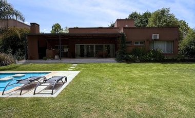 CASA 4 AMBIENTES EN VENTA, BARRIO LA CODORNIZ, LOS CARDALES