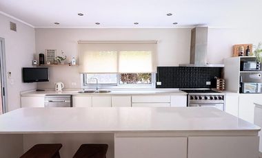 CASA 4 AMBIENTES EN VENTA, BARRIO LA CODORNIZ, LOS CARDALES