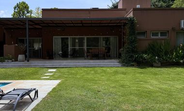 CASA 4 AMBIENTES EN VENTA, BARRIO LA CODORNIZ, LOS CARDALES