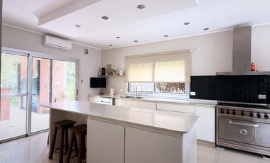 CASA 4 AMBIENTES EN VENTA, BARRIO LA CODORNIZ, LOS CARDALES