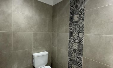 Venta de Departamento 2 ambientes con patio y cochera en Villa Dominico