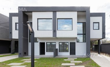 ALQUILER / VENTA Duplex de 4 ambientes en  Canning