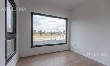 ALQUILER / VENTA Duplex de 4 ambientes en  Canning