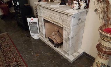 Chalet de 3 dorm con jardin y gran quincho c/parrilla.