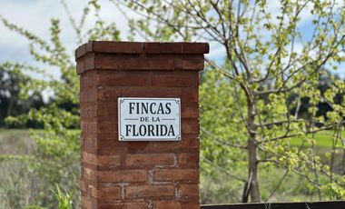 Casa en Venta de 2 dormitorios, patio con galería, pileta y parrilla. Fincas de La Florida, Zarate