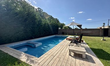 Casa en Venta de 2 dormitorios, patio con galería, pileta y parrilla. Fincas de La Florida, Zarate
