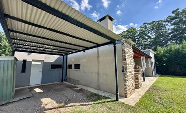 Casa en Venta de 2 dormitorios, patio con galería, pileta y parrilla. Fincas de La Florida, Zarate