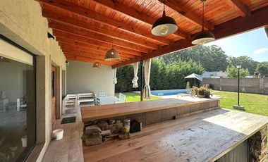 Casa en Venta de 2 dormitorios, patio con galería, pileta y parrilla. Fincas de La Florida, Zarate