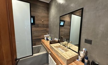 Casa en Venta de 2 dormitorios, patio con galería, pileta y parrilla. Fincas de La Florida, Zarate