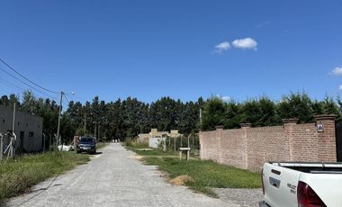 Casa en Venta de 2 dormitorios, patio con galería, pileta y parrilla. Fincas de La Florida, Zarate