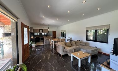 Casa en Venta de 2 dormitorios, patio con galería, pileta y parrilla. Fincas de La Florida, Zarate