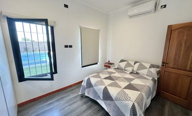 Casa en Venta de 2 dormitorios, patio con galería, pileta y parrilla. Fincas de La Florida, Zarate