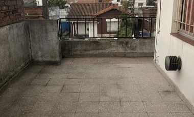 Departamento y local en VENTA Y ALQUILER sobre Alem al 1200- Monte Grande