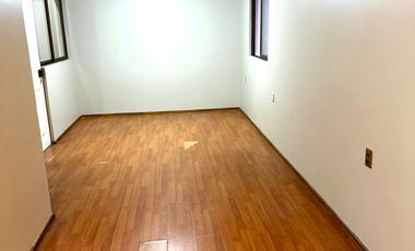 VENTA CASA ESQUINA SAN JOAQUIN CERCA LÍNEA 5 METRO