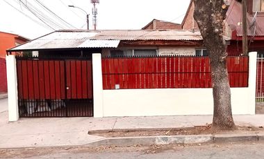 VENTA CASA ESQUINA SAN JOAQUIN CERCA LÍNEA 5 METRO
