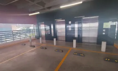 Oficina en renta en Hacienda de las Palmas, Huixquilucan, México