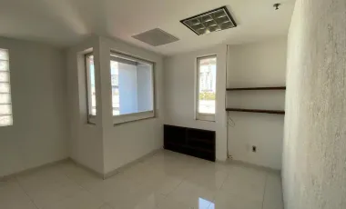 Oficina en renta en Bosques de las Palmas, Huixquilucan, México