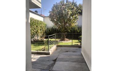 HERMOSA CASA REMODELADA EN SANTA MÓNICA