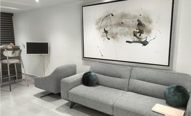 HERMOSA CASA REMODELADA EN SANTA MÓNICA