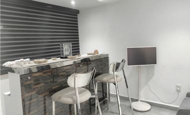 HERMOSA CASA REMODELADA EN SANTA MÓNICA