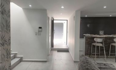 HERMOSA CASA REMODELADA EN SANTA MÓNICA