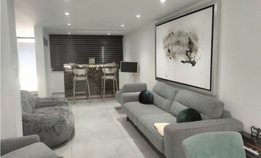 HERMOSA CASA REMODELADA EN SANTA MÓNICA