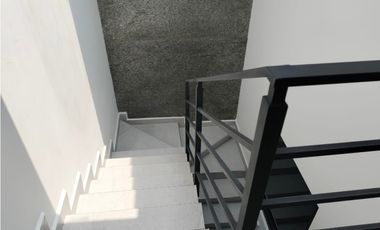 HERMOSA CASA REMODELADA EN SANTA MÓNICA