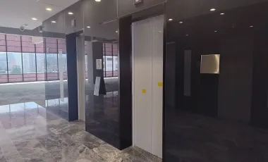 Oficina en renta en Hacienda de las Palmas, Huixquilucan, México