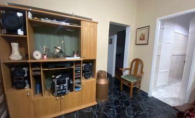 Casa en venta con gas natural en Mar de Ajó