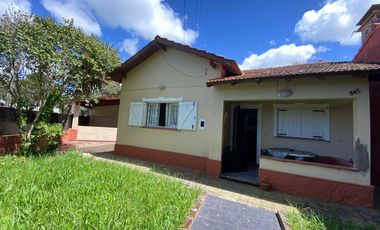 Casa en venta con gas natural en Mar de Ajó