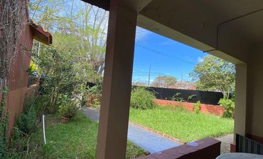 Casa en venta con gas natural en Mar de Ajó