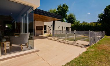 Casa en Miraflores (Funes Hills)