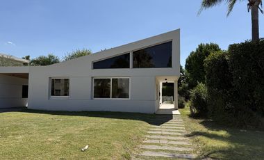 Casa en Miraflores (Funes Hills)