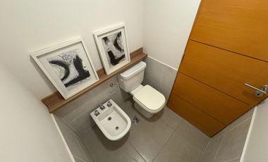 Casa en Miraflores (Funes Hills)