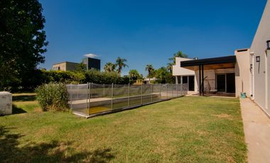 Casa en Miraflores (Funes Hills)