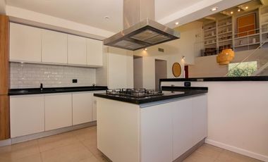 Casa en Miraflores (Funes Hills)