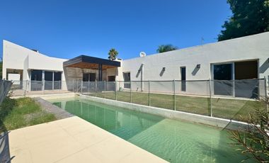 Casa en Miraflores (Funes Hills)