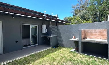 CASA PH DUPLEX 2 AMBIENTES EN VENTA, CENTRO DEL PUEBLO LOS CARDALES, ESTRADA Y PASTEUR