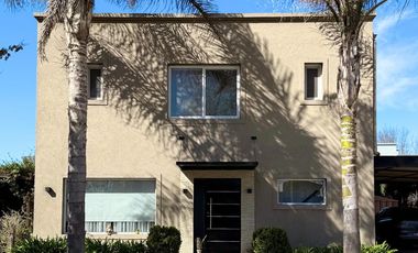 CASA 4 AMBIENTES EN VENTA, BARRIO LOS PARAISOS, LOS CARDALES