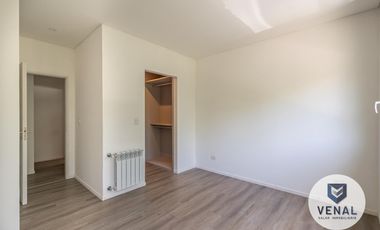 Casa Venta 4 amb 3 dorm a estrenar pileta y Gas en complejo cerrado Villa Elvira, Gral. Pacheco